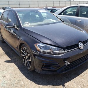 2019 Volkswagen Golf R w/DCC