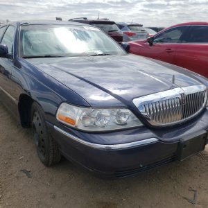 2003 Lincoln Town Car Signature